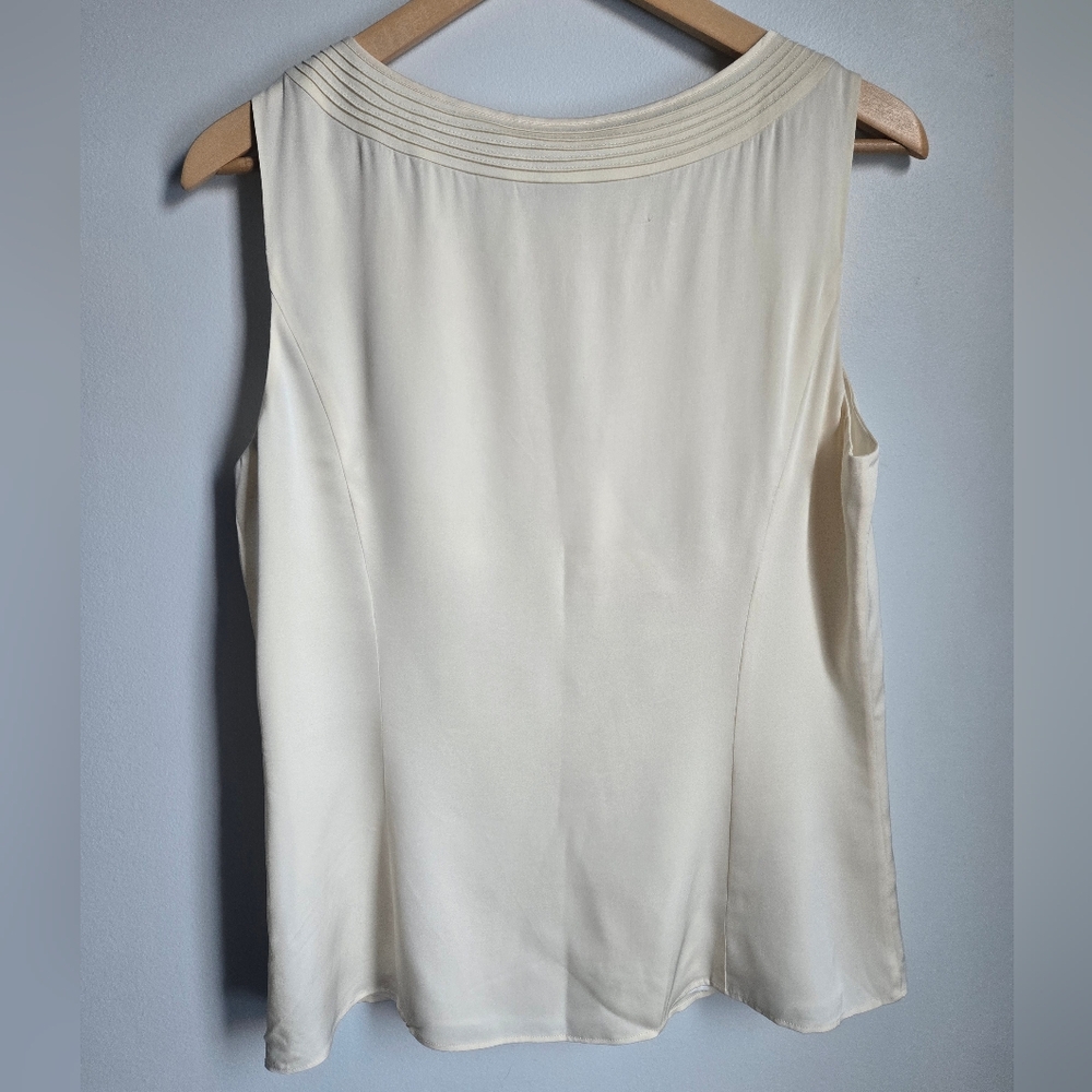 ANN TAYLOR Elegant Cream Sleeveless Silk Top - Picture 7 of 9